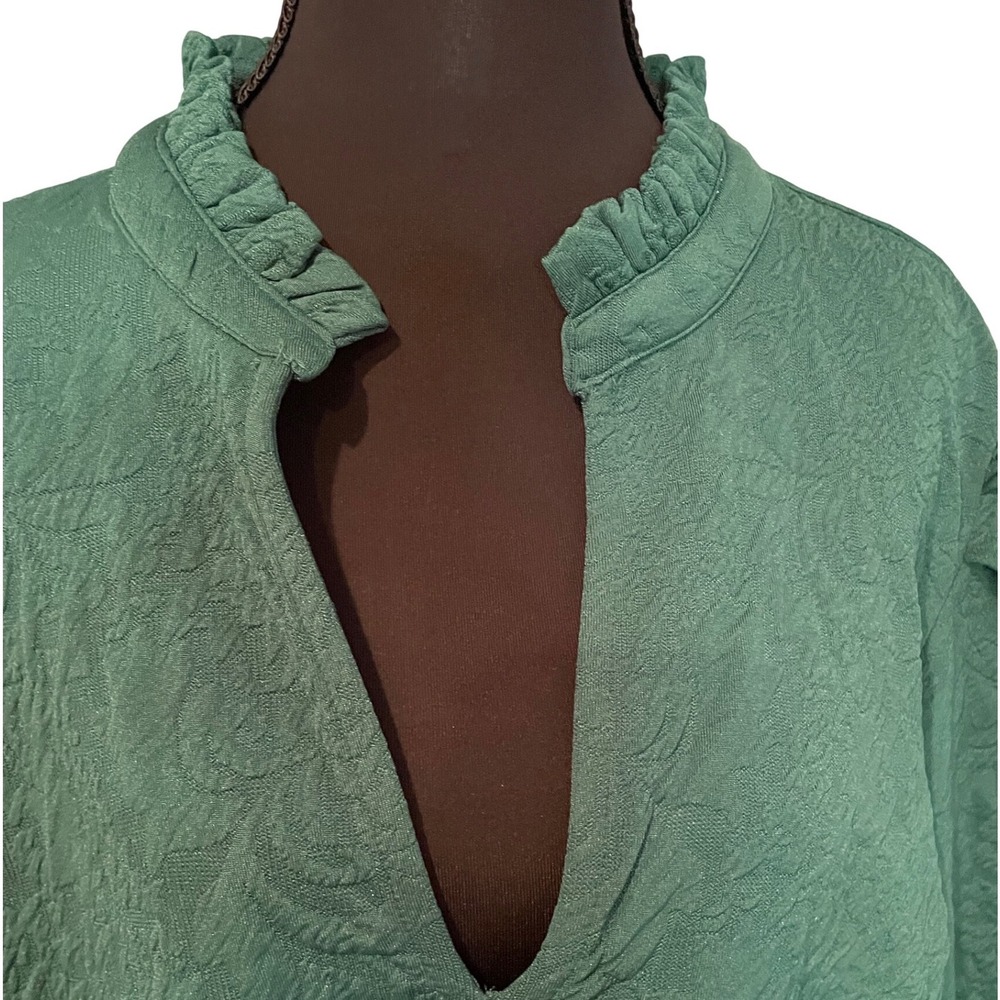 Crown and Ivy Plus Sz 3X Green Textured V Neck Ruffle Collar Long Sleeve Top NWT - Picture 3 of 7